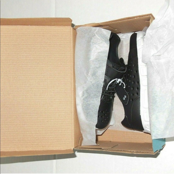 Surprize by STRIDE RITE Toddler Boy’s Water Shoes - Picture 6 of 7